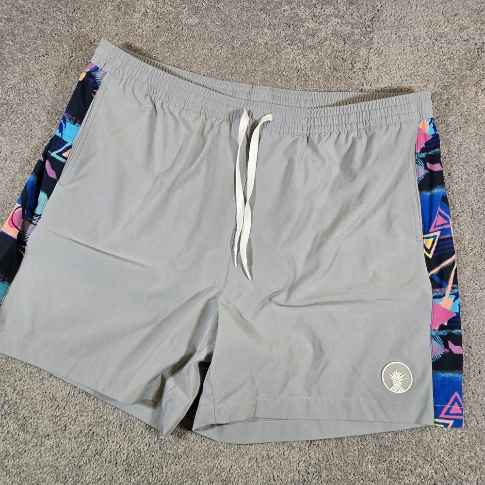 Chubbies Swim Trunks Men XXL Gray With Floral Trim 5.5 Inseam Mesh Liner